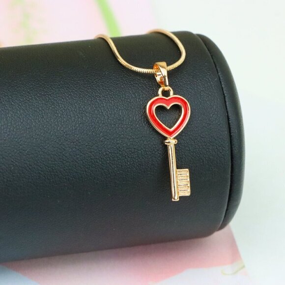 "Heart-Shaped Key Design Rose Gold Pendant with Red Enamel Accent, XPPT1280 - Picture 3 of 12